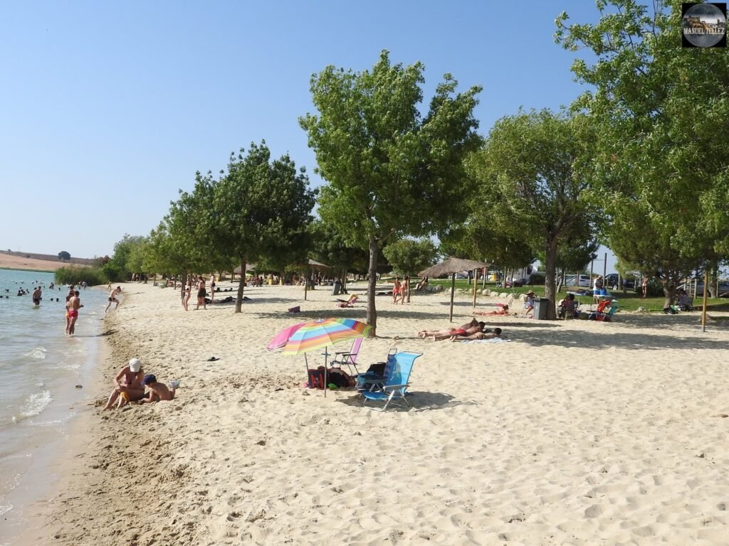 Una Playa Interior de Ensueño pero con Carencias Básicas